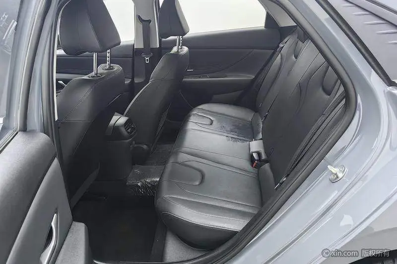 Elantra 2022 1.5L CVT LUX Premium Edition — 19