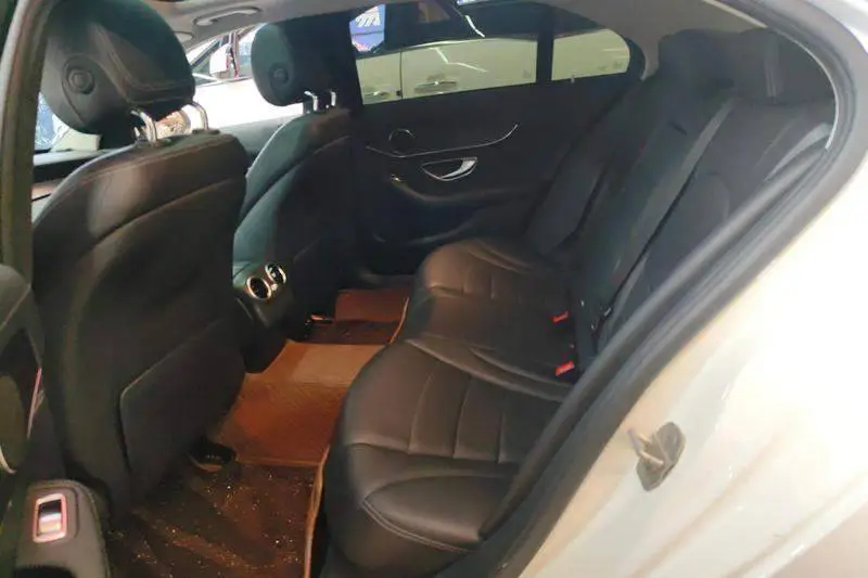 Mercedes-Benz C-Class 2015 C 180 L Sport — 16