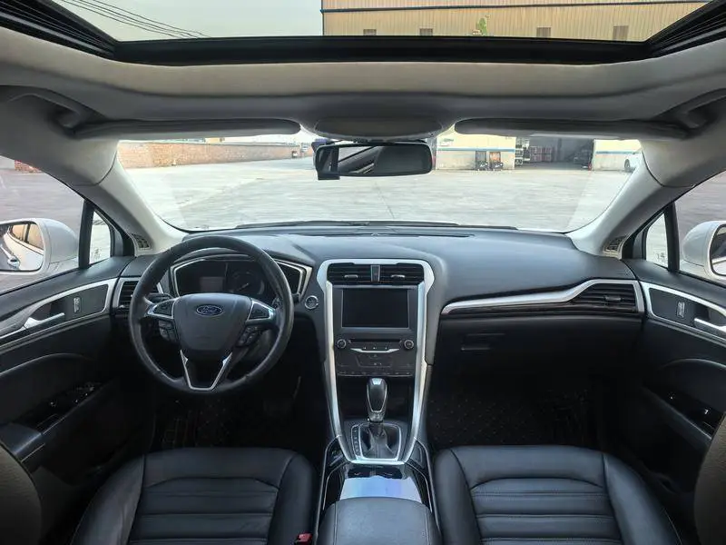 Mondeo 2013 2.0L GTDi200 Luxury Model — 13