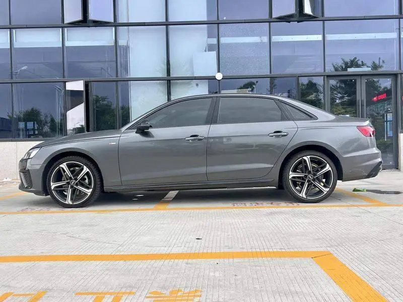 Audi A4L 2024 40 TFSI Luxury Dynamic Edition — 4