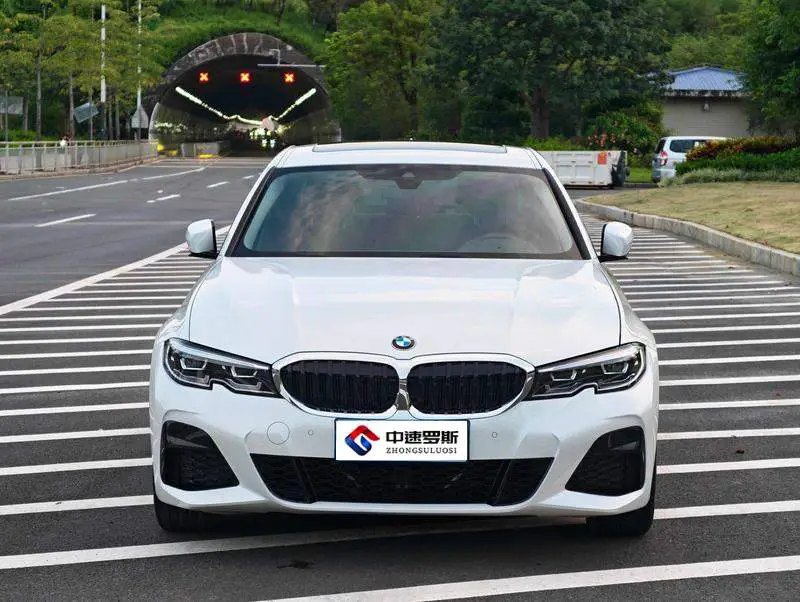 BMW 3 Series 2022 facelift 325i M Sport package — 2