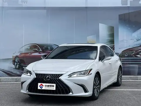 Lexus ES 2022 300h Excellence Edition
