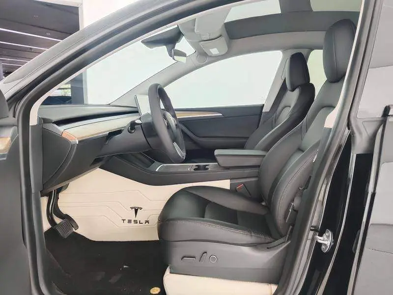 Model Y 2022 facelifted rear-wheel drive version — 12