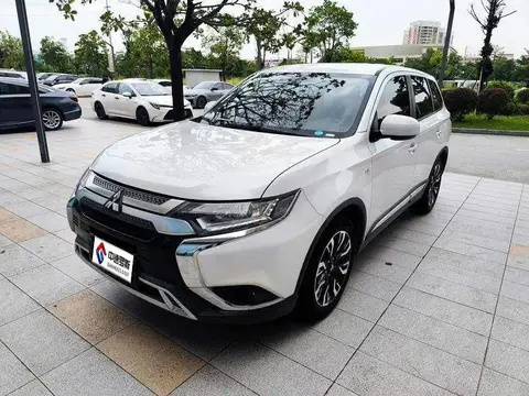 Outlander 2020 2.0L 2WD 5-seater
