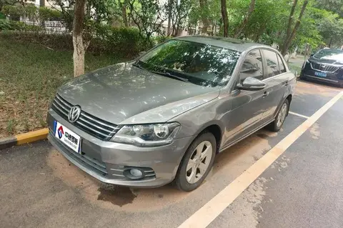 Bora 2013 1.6L Manual Comfort