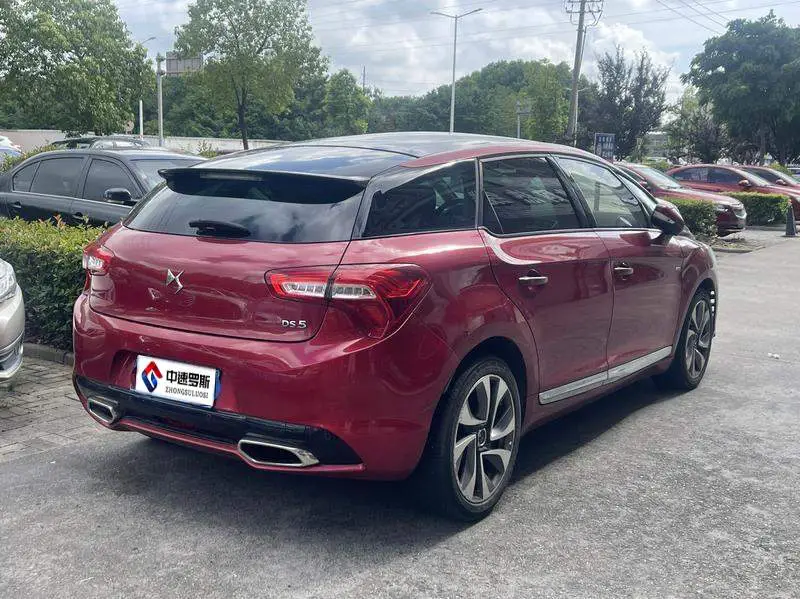 DS 5 2014 1.6T Premium Edition THP200 — 6