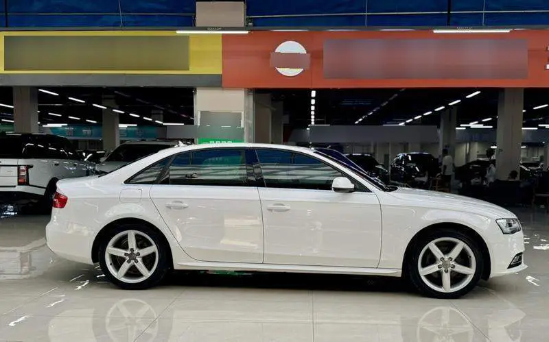 Audi A4L 2013 35 TFSI Automatic Standard Model — 5