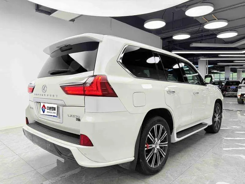 Lexus LX 2019 570 Dynamic Luxury Edition — 6