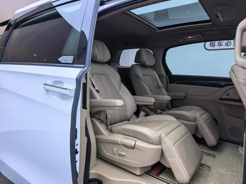 Buick GL8 2017 ES 28T Luxury National V — 11