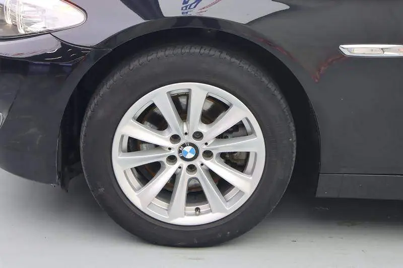 BMW 5 Series 2013 525Li Luxury — 9