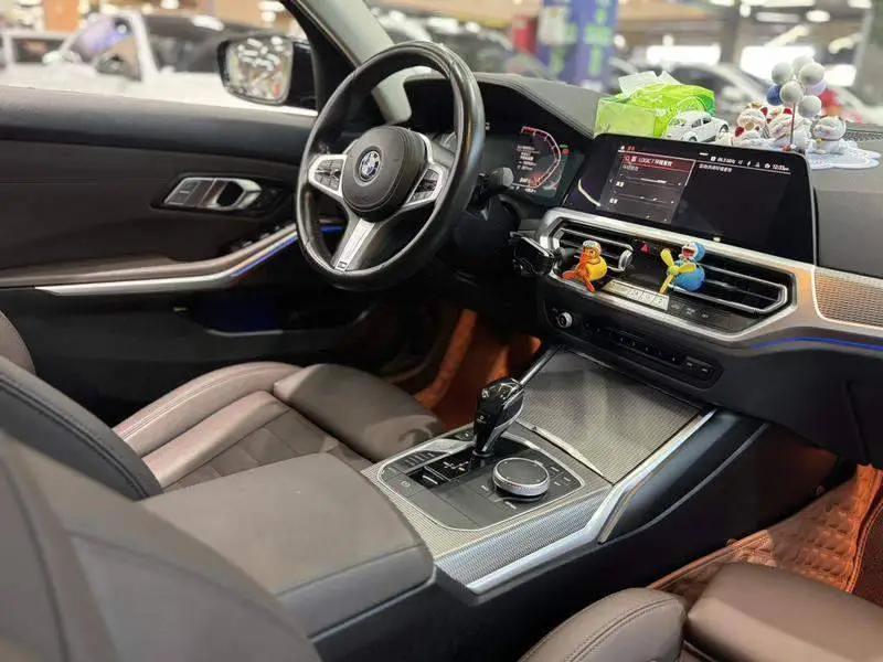 BMW 3 Series 2020 325i M Sport Night Edition — 11