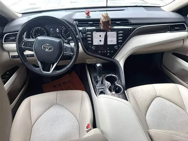 Camry 2018 2.5G Deluxe Edition — 4
