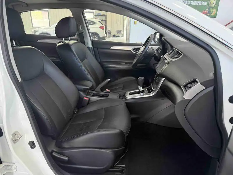 Sylphy 2014 1.6XV CVT Premium Edition — 16