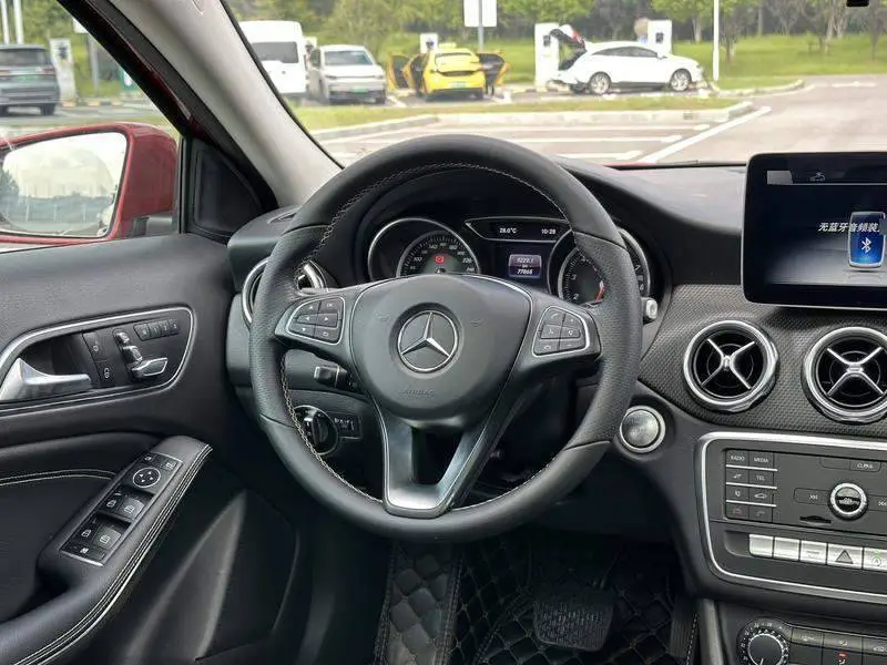 Mercedes-Benz GLA 2018 GLA 200 Dynamic — 15