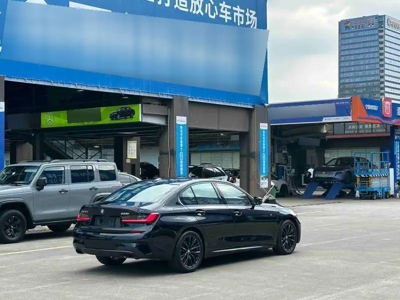 BMW 3 Series 2021 facelift 325i M Sport Night Edition — 6