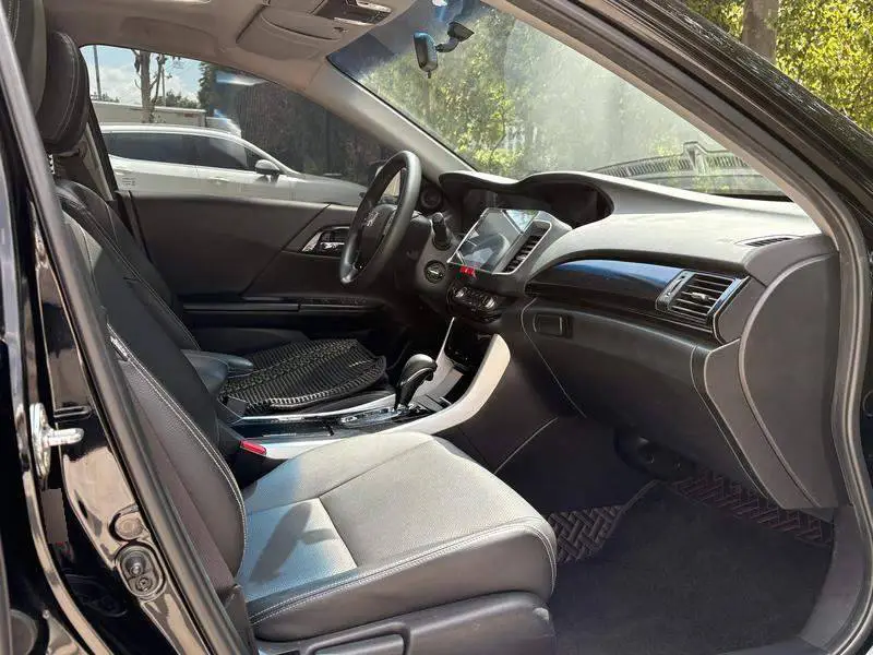 Accord 2016 2.0L Comfort Edition — 8