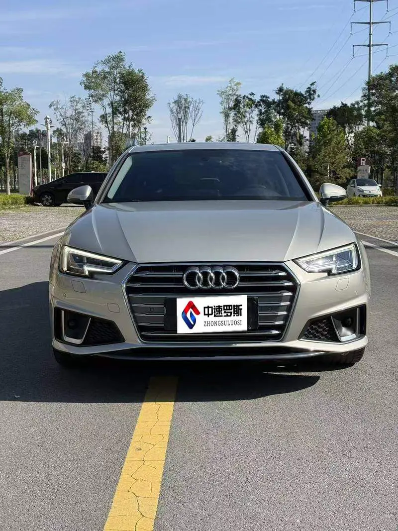 Audi A4L 2019 40 TFSI Fashion National VI — 2