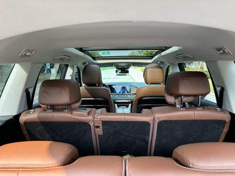 Mercedes-Benz GLS 2025 GLS 450 4MATIC Fashion Edition — 11