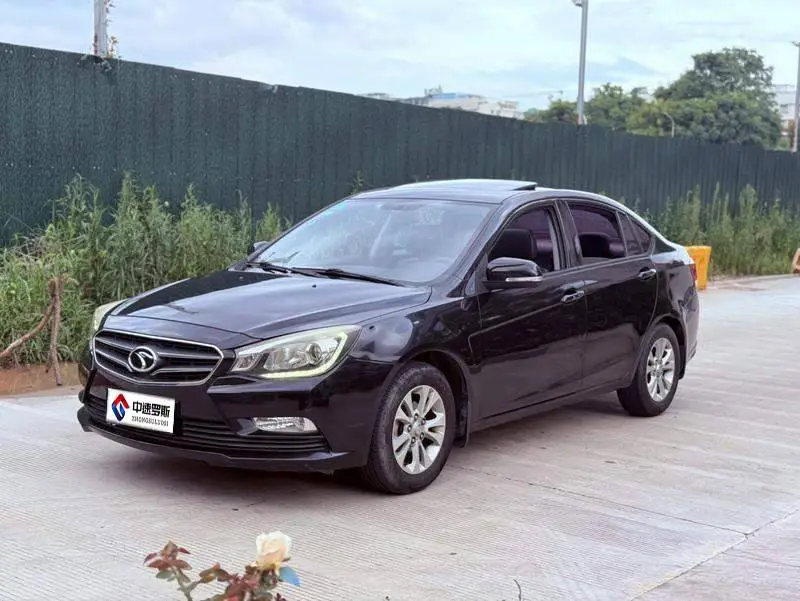V5 Lingzhi 2015 Plus 1.5L Manual Smart Fun