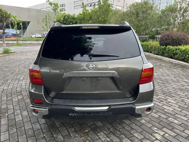 Highlander 2012 2.7L 2WD 7-seat Luxury Navigation Edition — 5