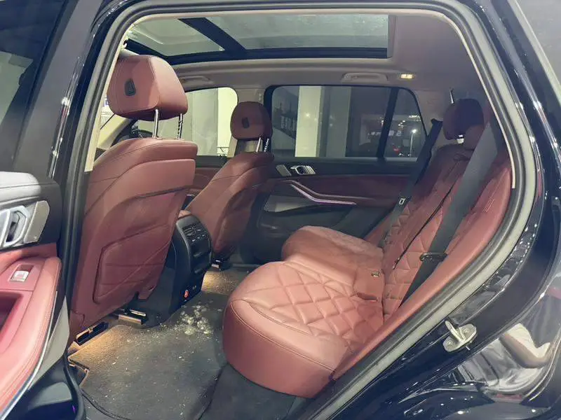 BMW X5 2022 xDrive 30Li Premium M Sport Package — 9