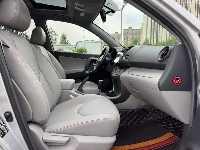 RAV4 Rongfang 2009 2.4L Automatic Luxury Navigation Edition — 16