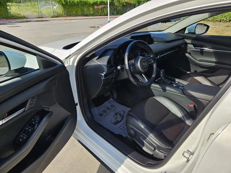 Mazda 3 Angkesaila 2023 2.0L Automatic Elegant Edition — 9