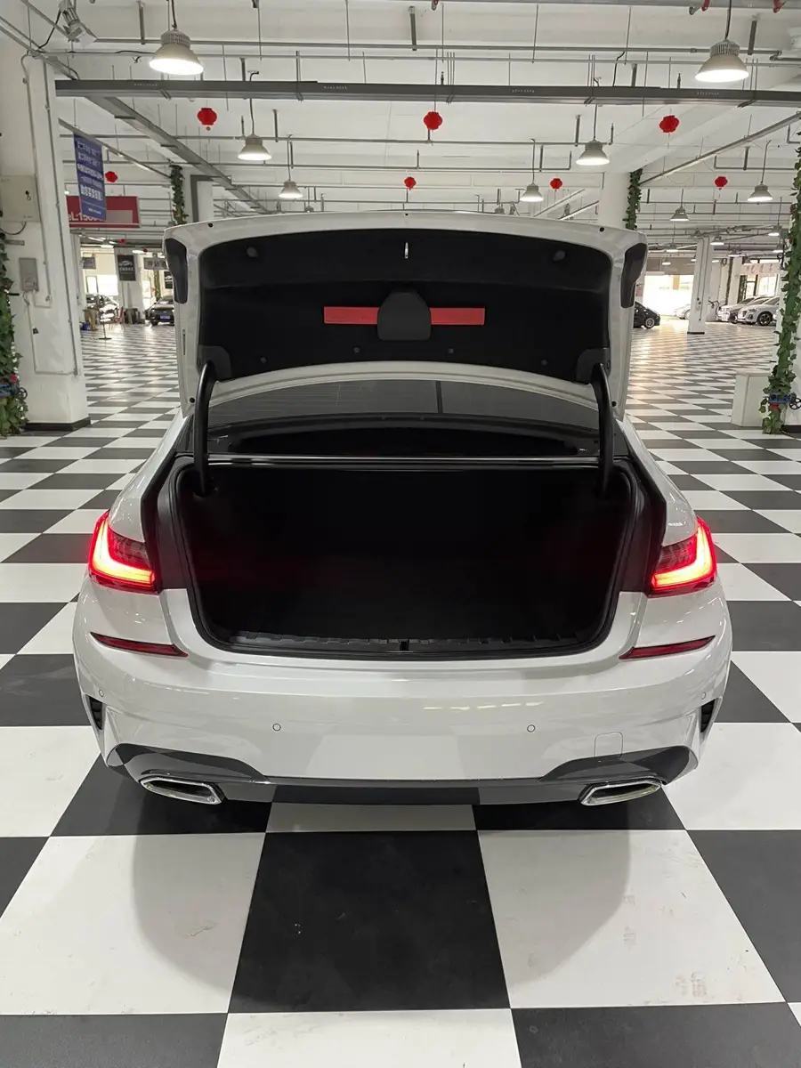 BMW 3 Series 2022 facelift 320Li M Sport Package — 11