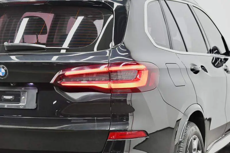 BMW X5 2022 xDrive 30Li M Sport Package — 7