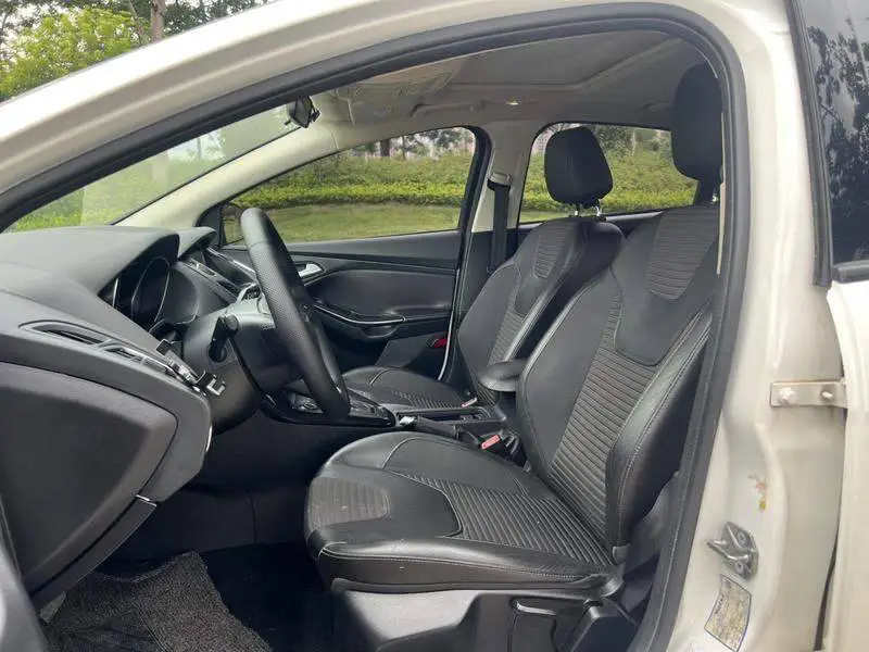 Fox 2015 Sedan 1.6L Automatic Fashion Edition — 8