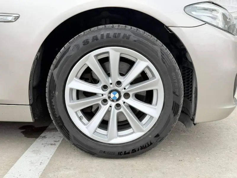 BMW 5 Series 2014 520Li Elegant Edition — 7