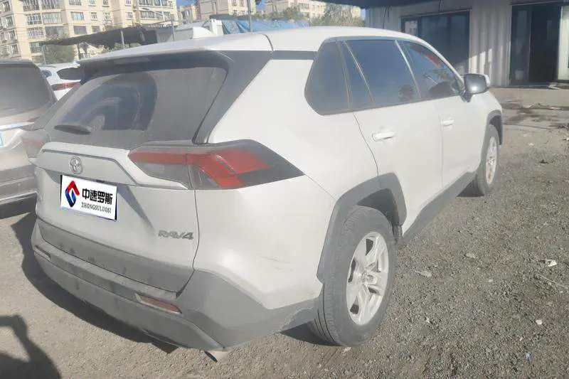 RAV4 Rongfang 2022 2.0L CVT 2WD Urban Edition — 3