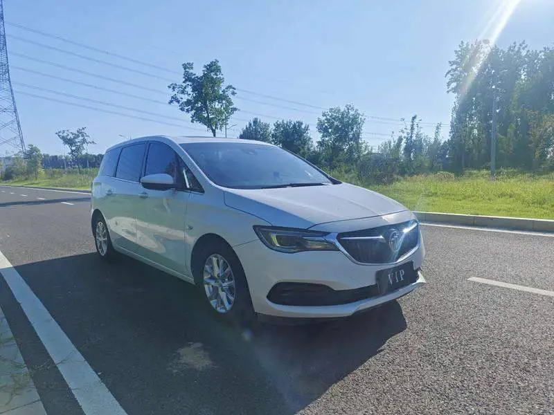 Buick GL6 2018 18T 6-seat luxury model — 3