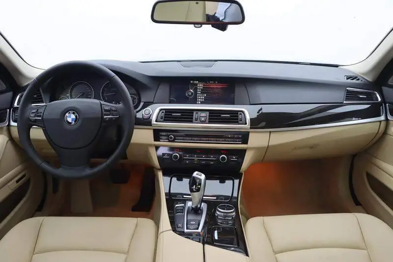 BMW 5 Series 2013 525Li Luxury — 11