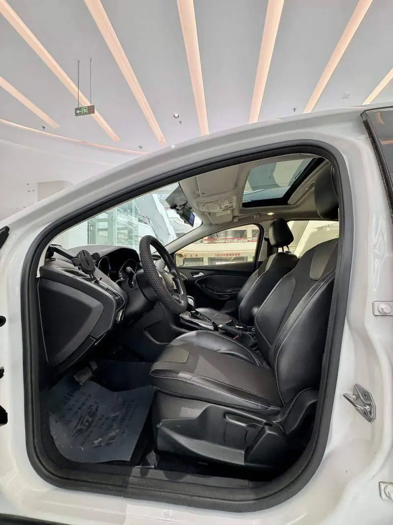 Fox 2012 Sedan 1.6L Automatic Premium — 12