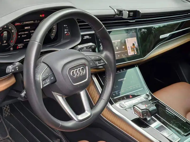 Audi Q7 2022 55 TFSI quattro S line premium model — 13