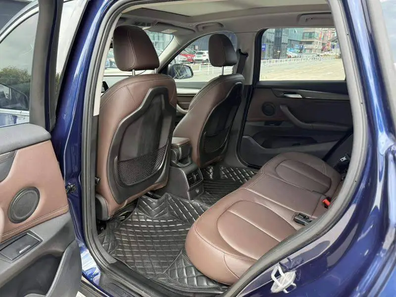 BMW X1 2018 xDrive20Li Premium Edition — 11