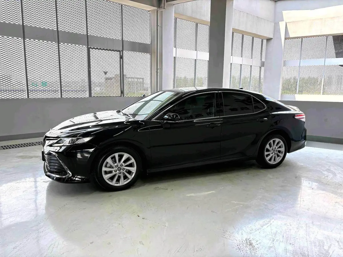 Camry 2022 2.0GVP Leading Edition — 2