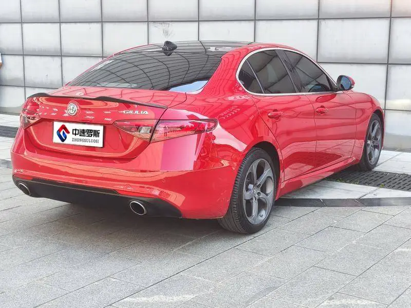 Giulia 2017 2.0T 200HP Deluxe Edition — 6