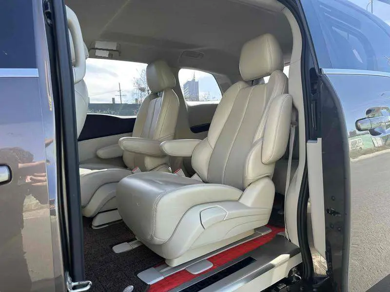 Buick GL8 2021 Land Business Class 652T Comfort — 9