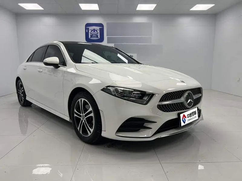Mercedes-Benz A-Class 2022 facelifted A 180 L sports sedan — 3
