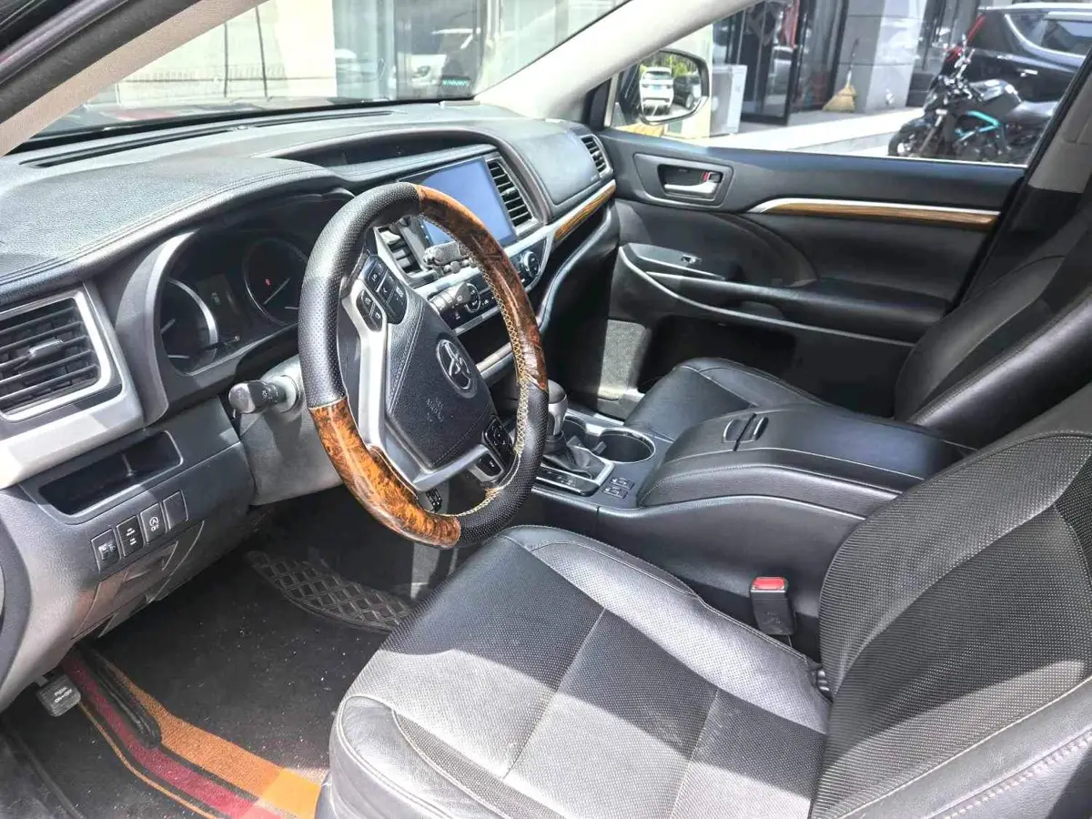 Highlander 2015 2.0T 4WD Luxury Edition 7 Seaters — 6