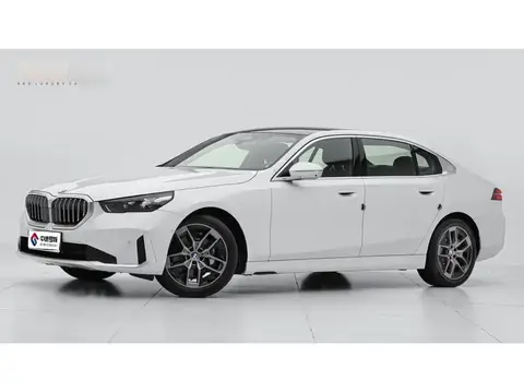 BMW 5 Series 2024 530Li Leading Luxury Package