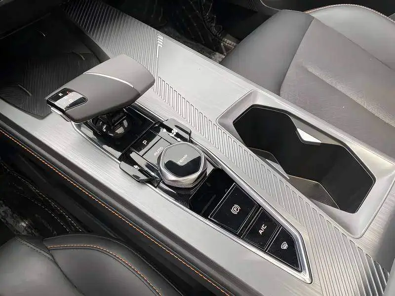 Changan Oushang Z6 2022 Blue Whale 1.5T DCT Smart Edition — 11