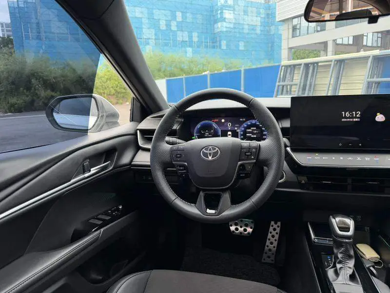 Camry 2024 Hybrid 2.0HS Sports Edition — 9