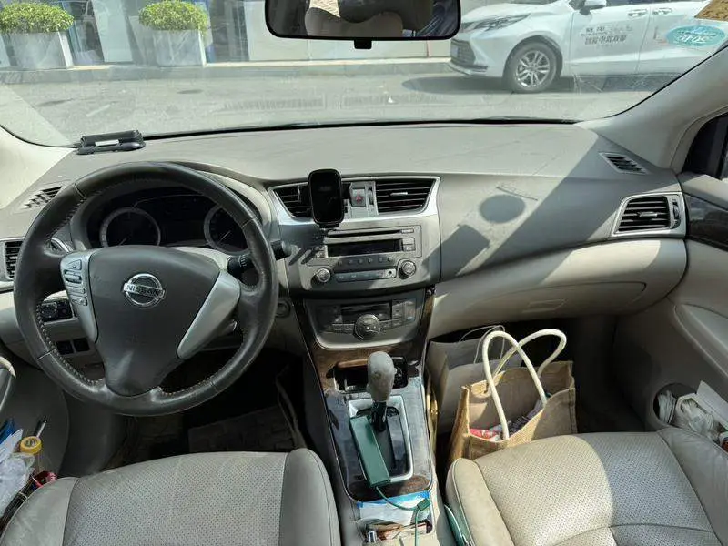 Sylphy 2012 1.8XL CVT Deluxe Edition — 9
