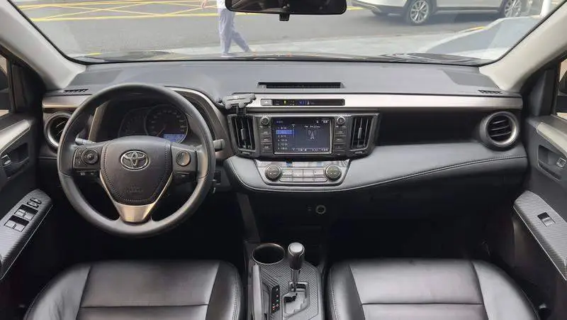RAV4 Rongfang 2015 2.0L CVT 2WD Fashion Edition — 11