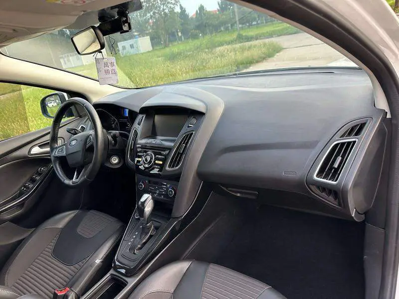 Fox 2017 Sedan 1.6L Automatic Fashion Smart Edition — 15