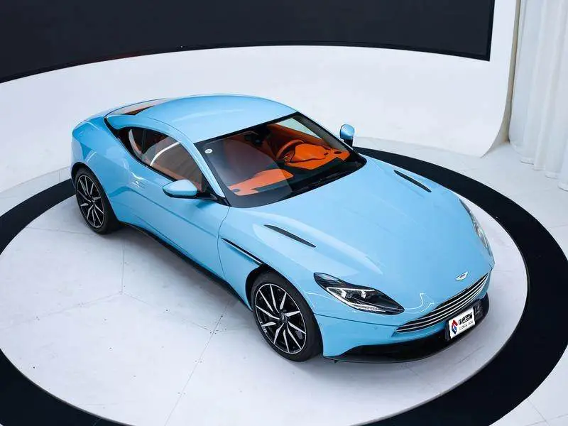 Aston Martin DB11 2020 4.0T V8 Coupe — 3