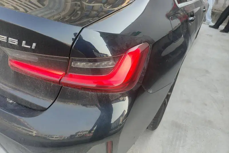 BMW 3 Series 2023 325Li M Sport Package — 11